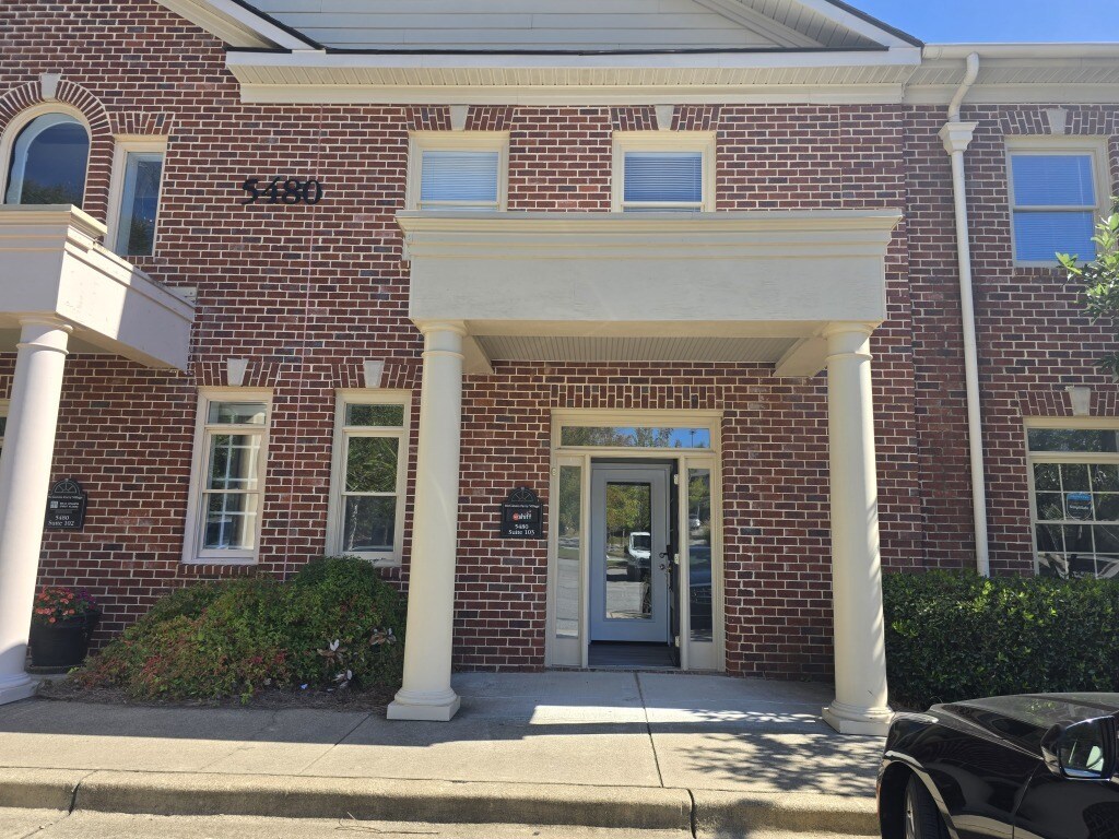 5480 McGinnis Village Pl, Alpharetta, GA à louer Photo du bâtiment- Image 1 de 13