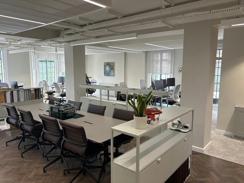 81 Piccadilly, Londres à louer - Photo du bâtiment - Image 2 de 6