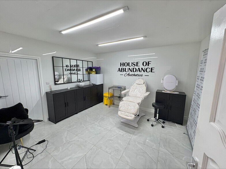 34 Huddersfield Rd, Oldham à vendre - Photo intérieure - Image 2 de 6