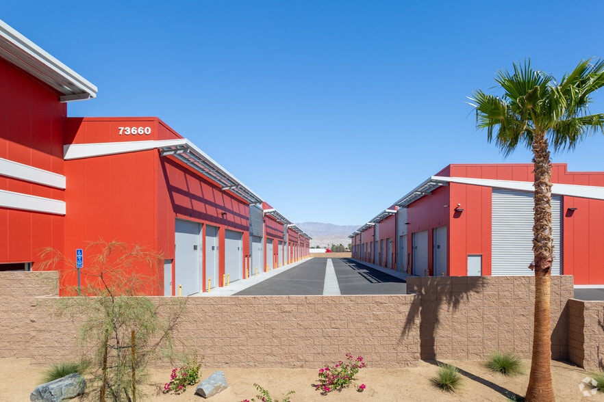 73660 Dinah Shore Dr, Palm Desert, CA à vendre - Photo du bâtiment - Image 2 de 11