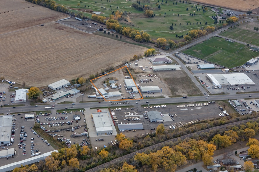 3531 Memorial Hwy, Mandan, ND for sale - Building Photo - Image 3 of 8