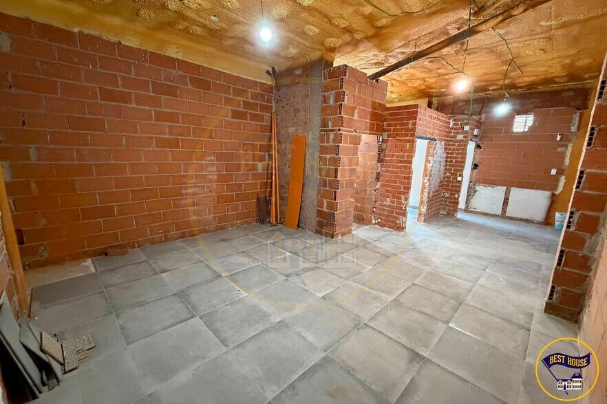 Immeuble residentiel dans Cuenca, Cuenca à vendre - Photo du bâtiment - Image 3 de 4