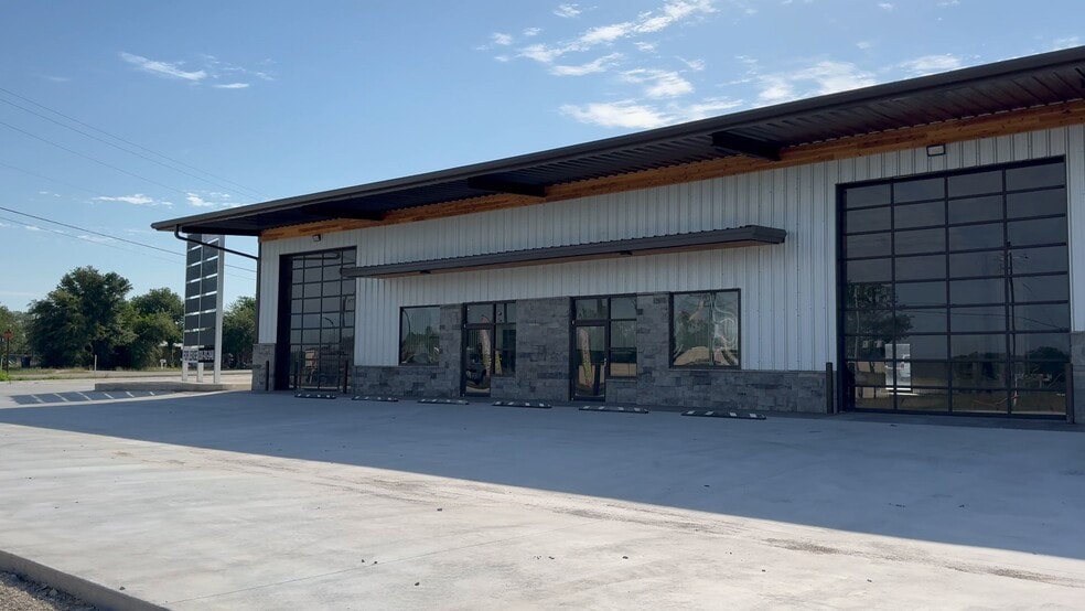 1055 FM 2623, Seguin, TX à louer - Vidéo sur l’inscription commerciale - Image 2 de 18