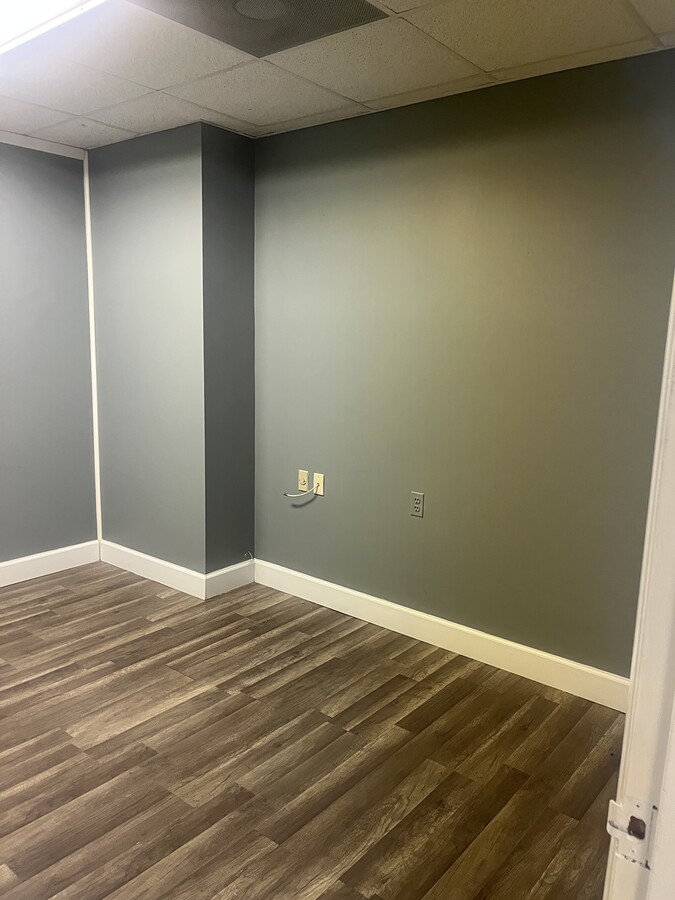 10001 Lewis Dr, Damascus, MD 20872 - Unit A-100 -  - Interior Photo - Image 2 of 5