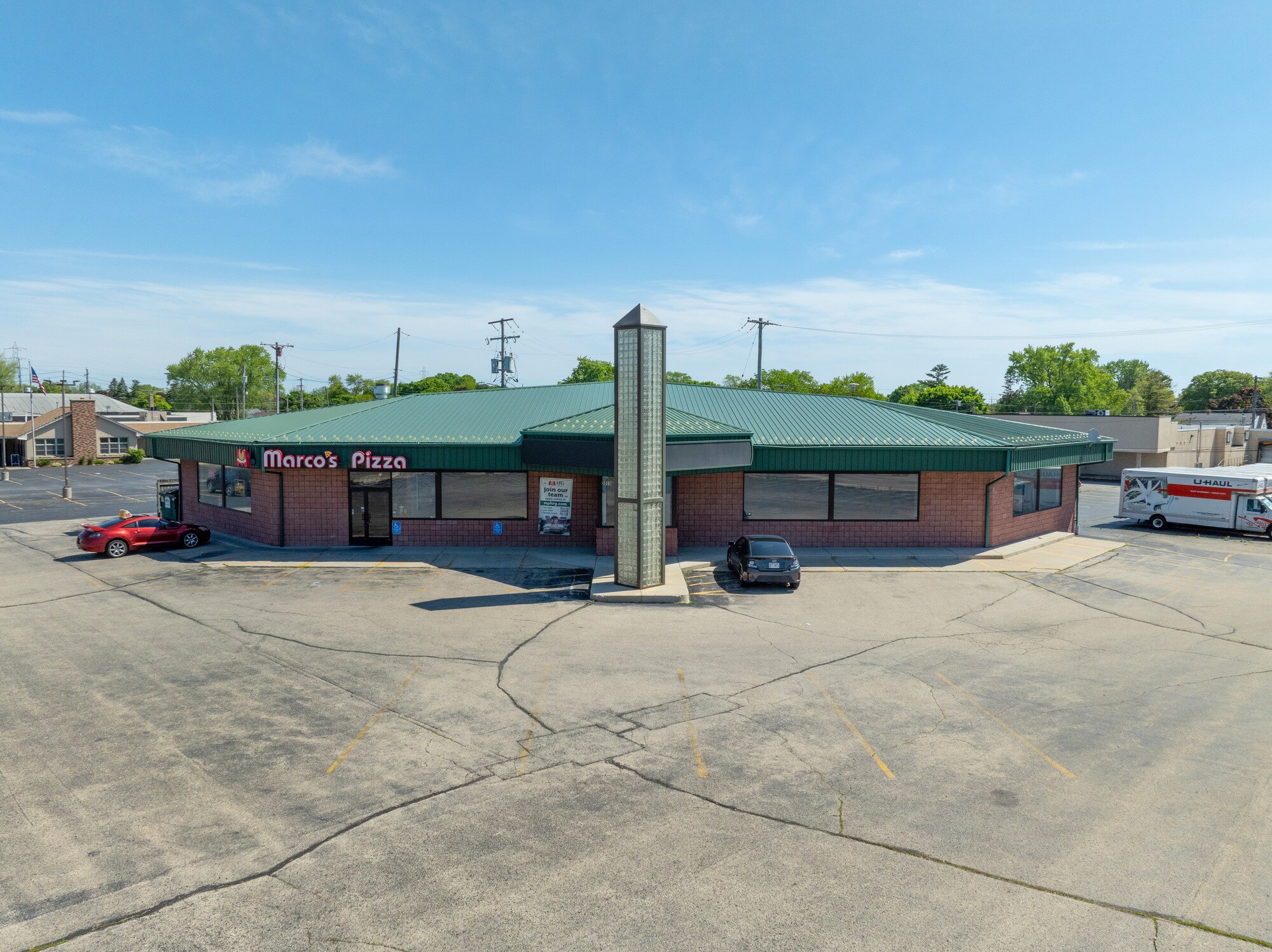 2065 Lathrop Ave, Racine, WI à louer Photo du bâtiment- Image 1 de 11