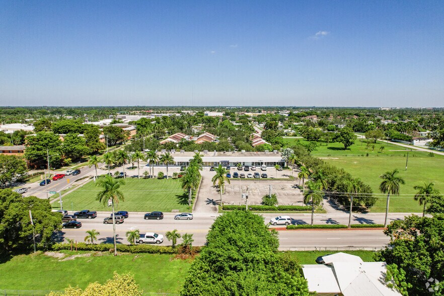 1219-1245 NE 8th St, Homestead, FL à louer - Photo du bâtiment - Image 3 de 4