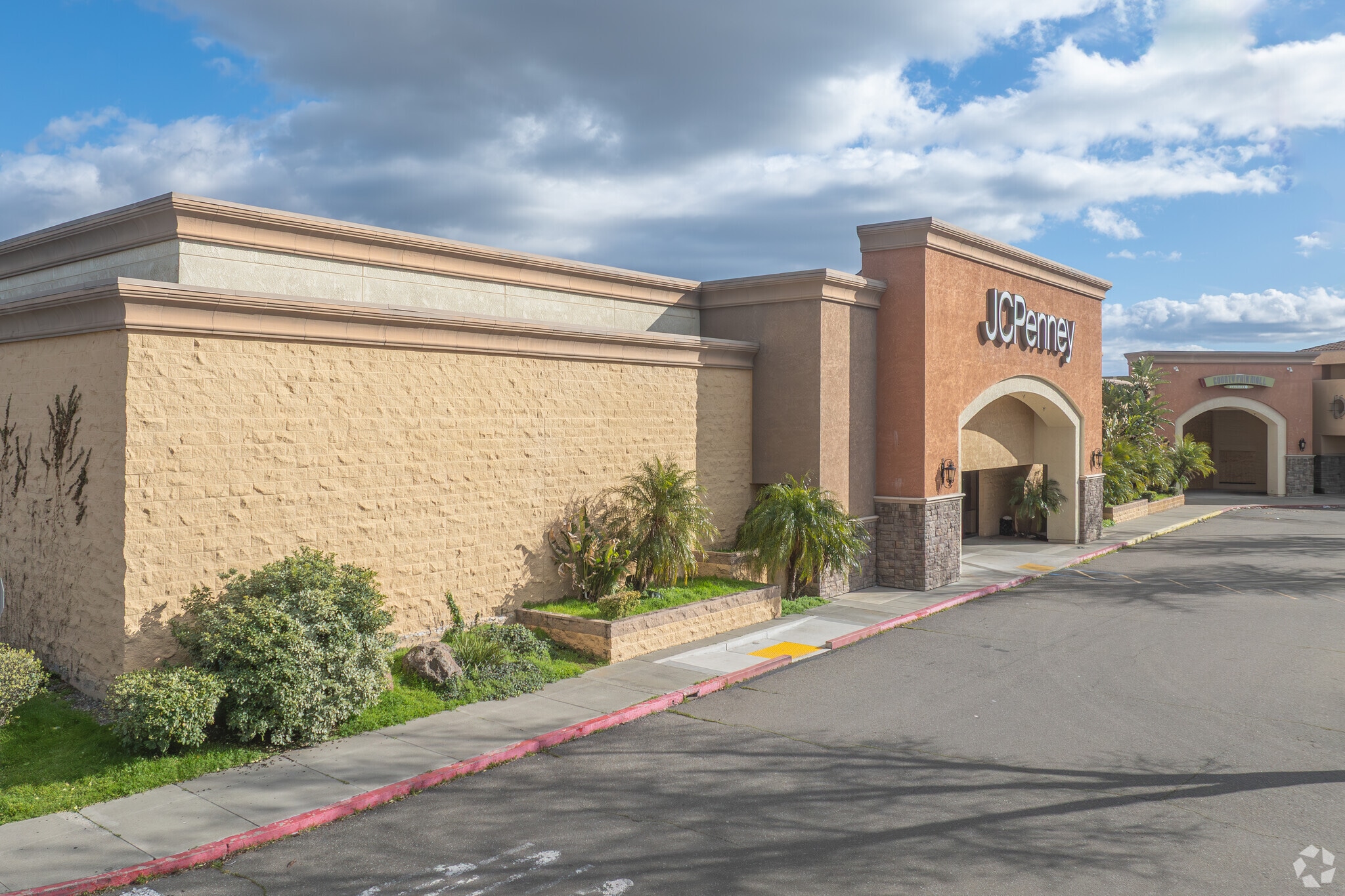 1264 E Gibson Rd, Woodland, CA for sale Primary Photo- Image 1 of 27