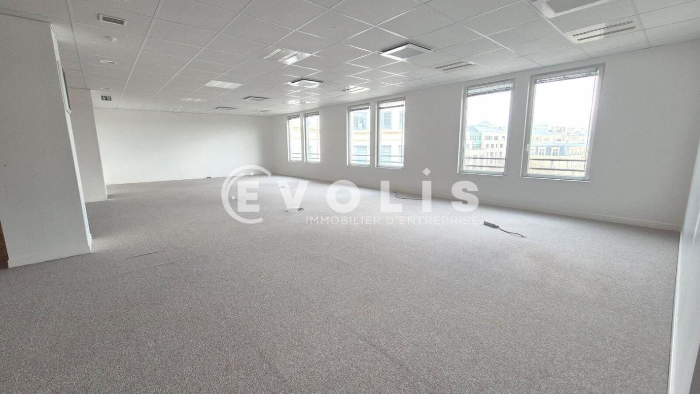 Office in Chessy for lease Interior Photo- Image 1 of 6