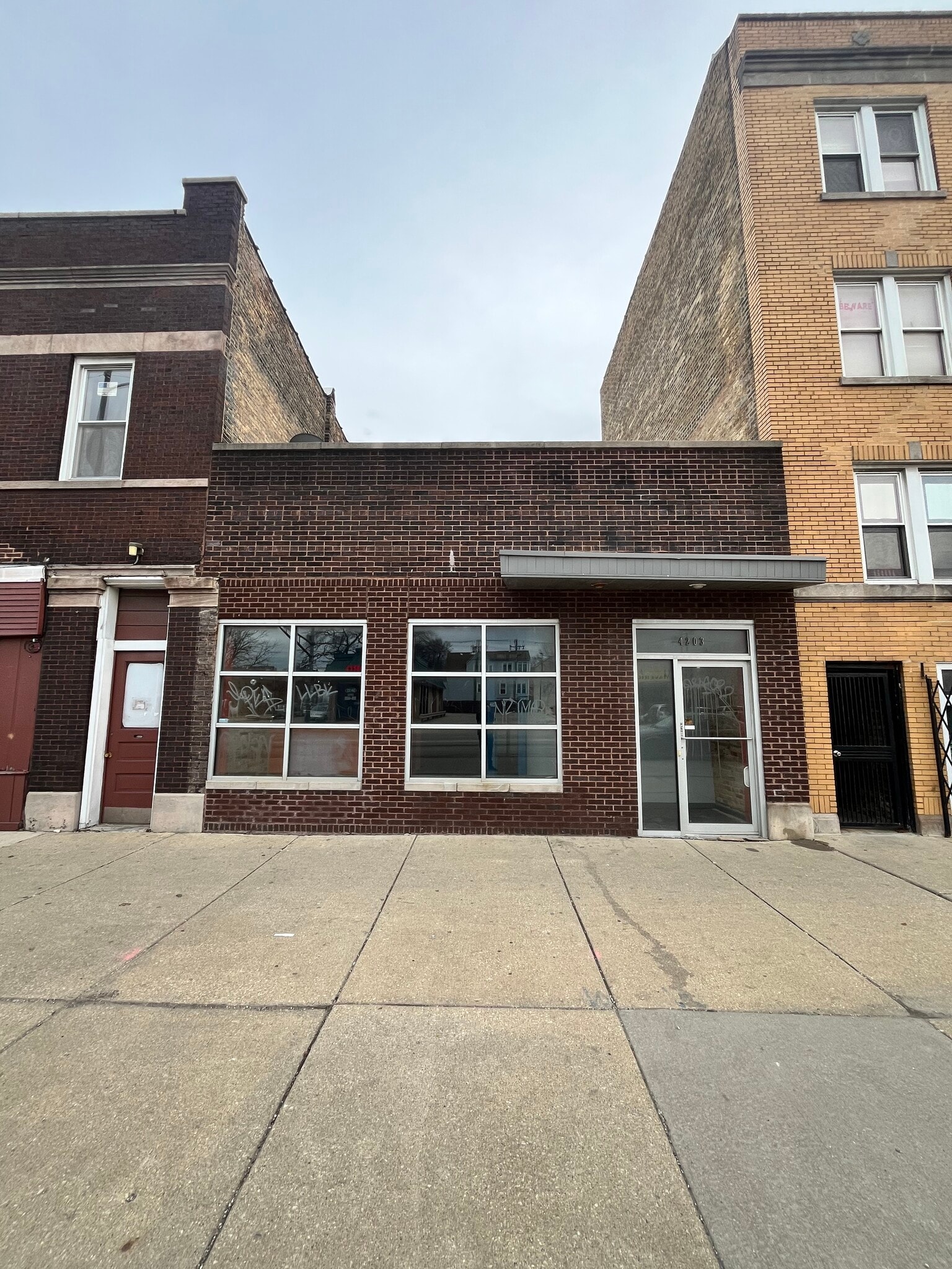 4203 W Fullerton Ave, Chicago, IL for sale Primary Photo- Image 1 of 27