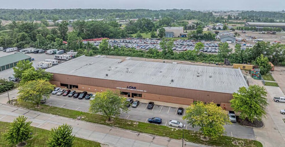 7470 Industrial Parkway Dr, Lorain, OH à vendre - Photo du bâtiment - Image 1 de 12
