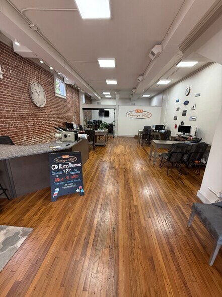 110 E Washington Ave, Athens, TN à vendre - Photo du bâtiment - Image 2 de 17