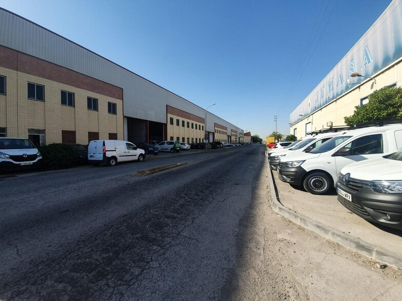 Industrial in Dos Hermanas, Sevilla for lease - Building Photo - Image 1 of 12