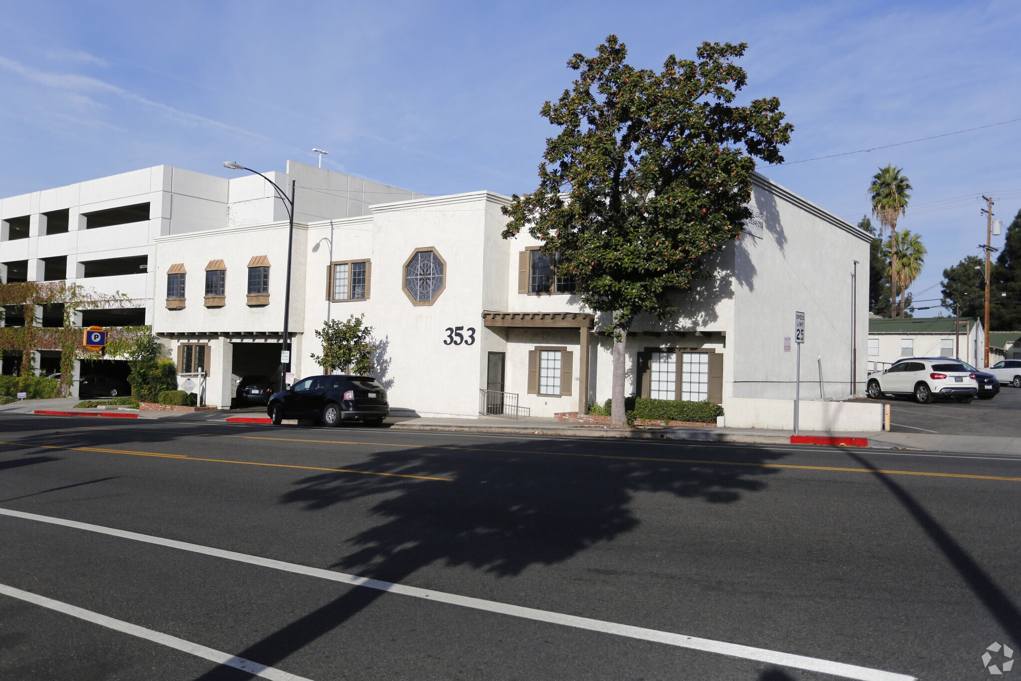 353 E Angeleno Ave, Burbank, CA à louer Photo principale- Image 1 de 9