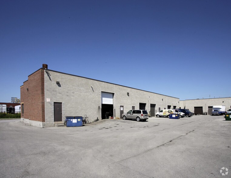 26 Mcewan Dr, Caledon, ON for lease - Building Photo - Image 2 of 2