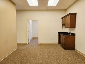 134-136 W Middle St, Chelsea, MI for lease Interior Photo- Image 1 of 5
