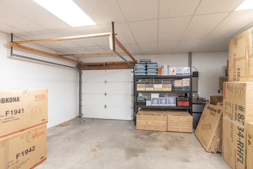 216 E Main St, Mandan, ND for lease - Building Photo - Image 3 of 6