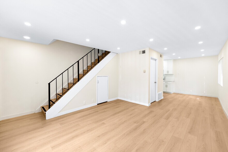 333 Riverdale Dr, Glendale, CA à vendre - Photo du bâtiment - Image 3 de 22