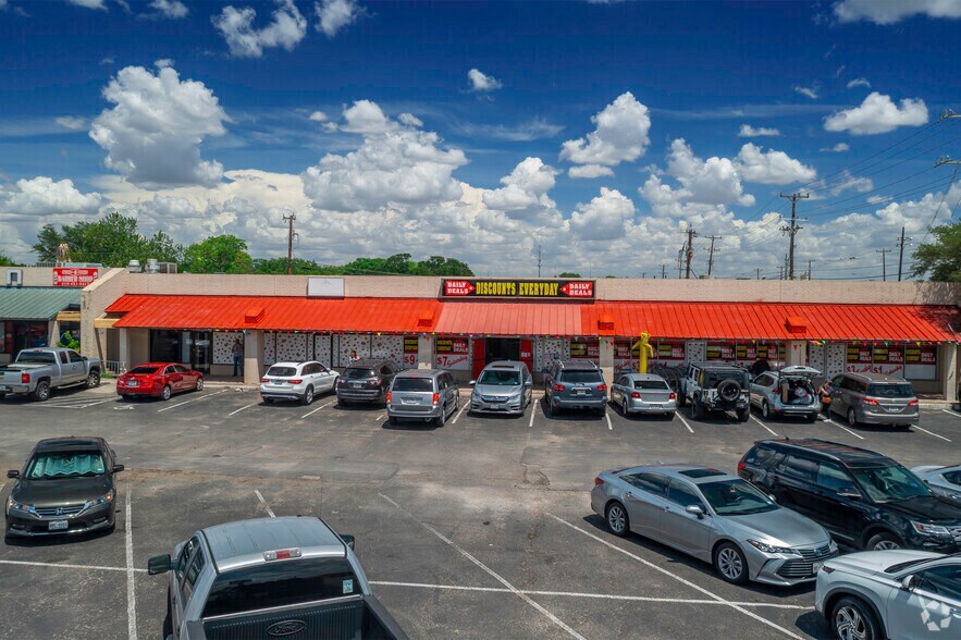 8721-8739 Grissom Rd, San Antonio, TX à vendre - Photo du bâtiment - Image 3 de 9