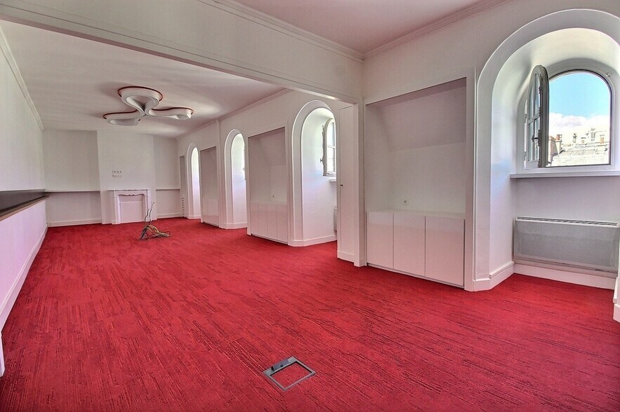 8 Rue De La Michodière, Paris for lease - Interior Photo - Image 2 of 12