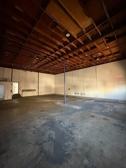 300 E 2nd Ave, La Habra, CA à vendre - Photo du bâtiment - Image 3 de 3