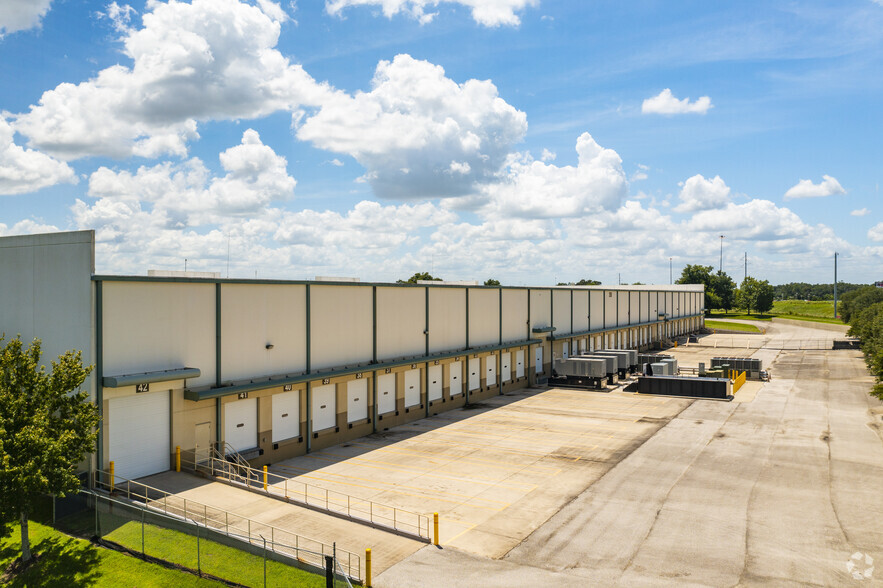 2850 Interstate Dr, Lakeland, FL for lease - Building Photo - Image 3 of 8