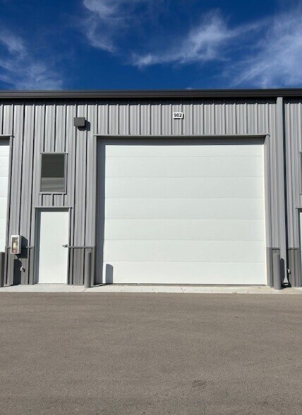 2007 S Saturn Way, Boise, ID à vendre - Photo du bâtiment - Image 3 de 3