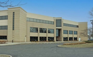 16 Executive Dr, Fairview Heights, IL for lease Building Photo- Image 1 of 5