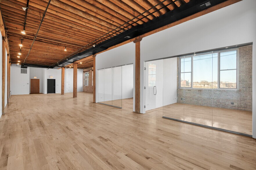 210 N Racine Ave, Chicago, IL à louer - Photo du bâtiment - Image 3 de 10