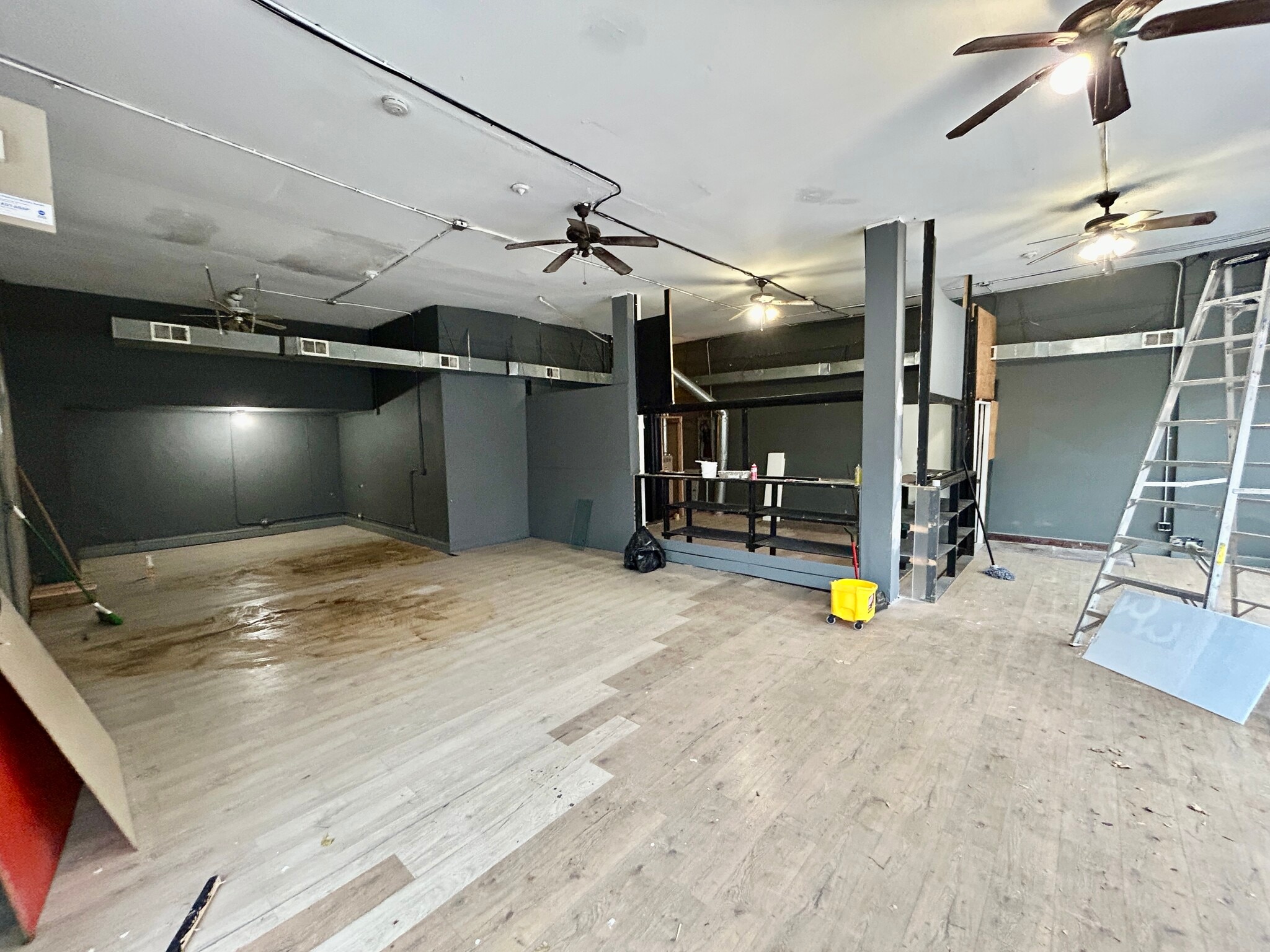 7900-7910 S Essex Ave, Chicago, IL à louer Photo intérieure- Image 1 de 6