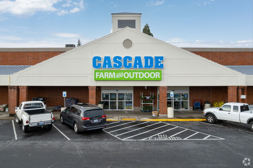 5013-5025 River Rd N, Salem, OR à louer - Photo du bâtiment - Image 3 de 9