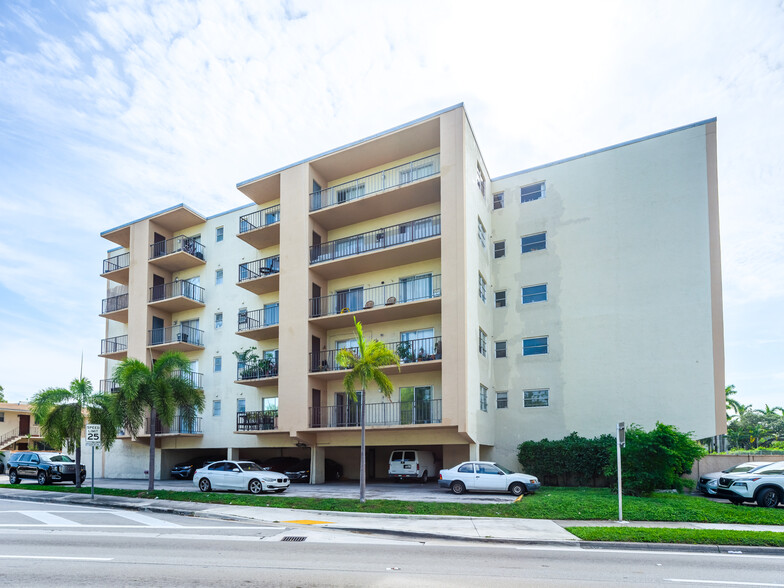 3300 S Dixie Hwy, Miami, FL for sale - Building Photo - Image 1 of 1