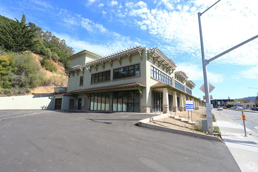 790 Sir Francis Drake Blvd, San Anselmo, CA à louer - Photo du bâtiment - Image 3 de 13