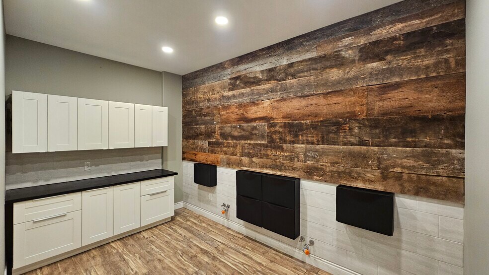 658-662 King St W, Kingston, ON à louer - Photo du bâtiment - Image 2 de 4