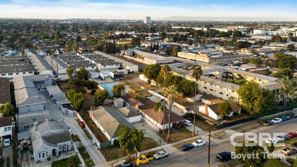 3150-3162 Euclid Avenue portfolio of 3 properties for sale on LoopNet.ca - Aerial - Image 3 of 11