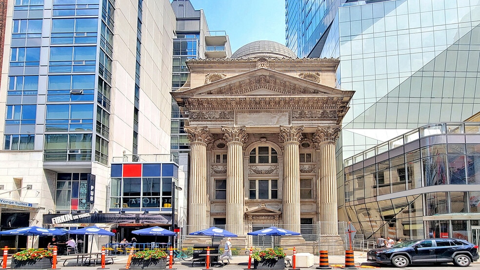 205 Yonge St, Toronto, ON for sale - Building Photo - Image 1 of 1