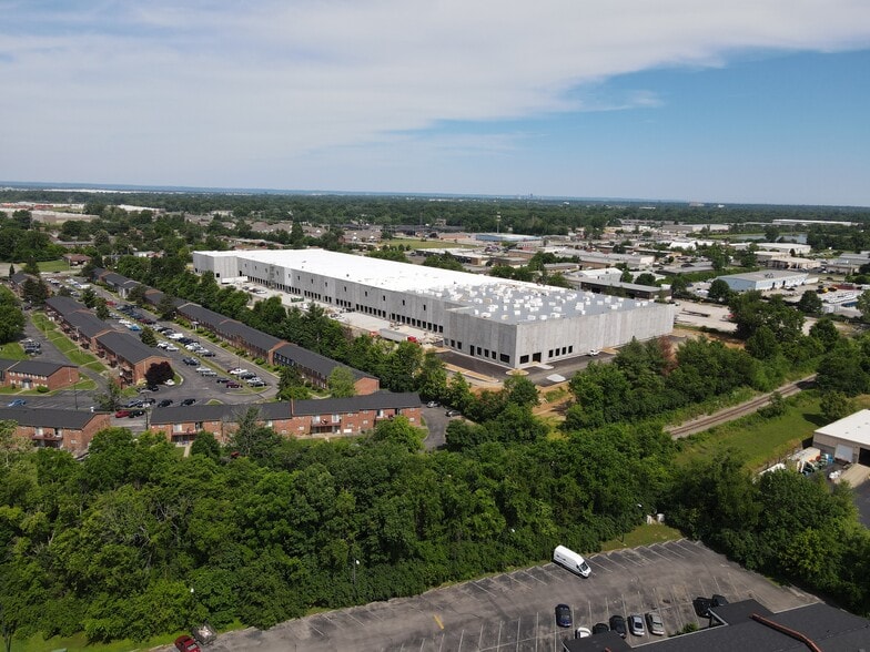 6611 Shepherdsville Rd, Louisville, KY for lease - Building Photo - Image 3 of 4