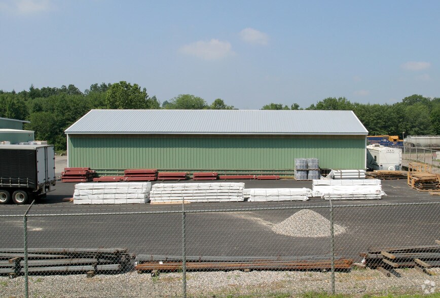 122 Route 32, North Franklin, CT à louer - Photo du bâtiment - Image 3 de 3