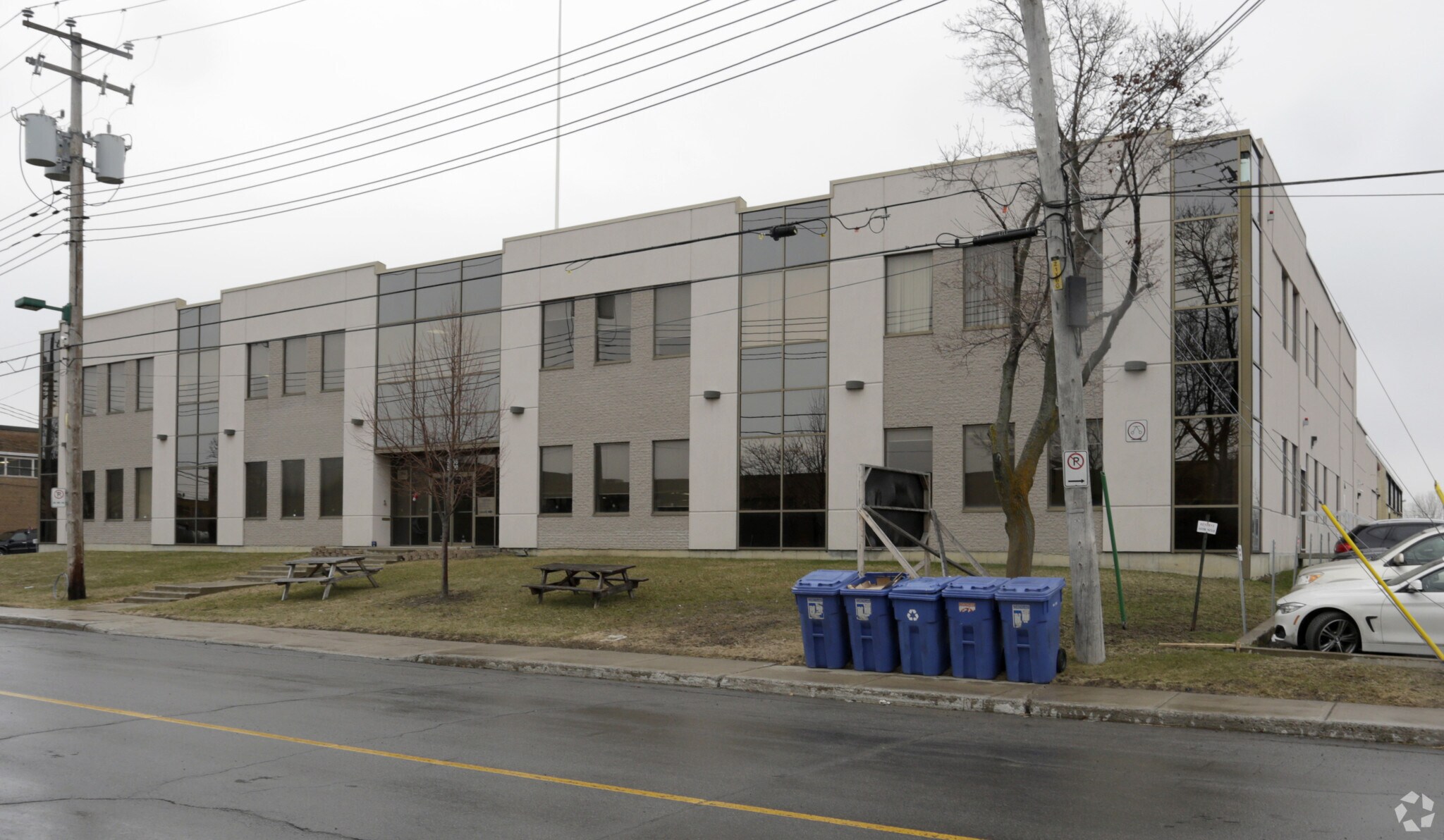 5796-5800 Rue Ferrier, Mont-Royal, QC à vendre Photo principale- Image 1 de 1