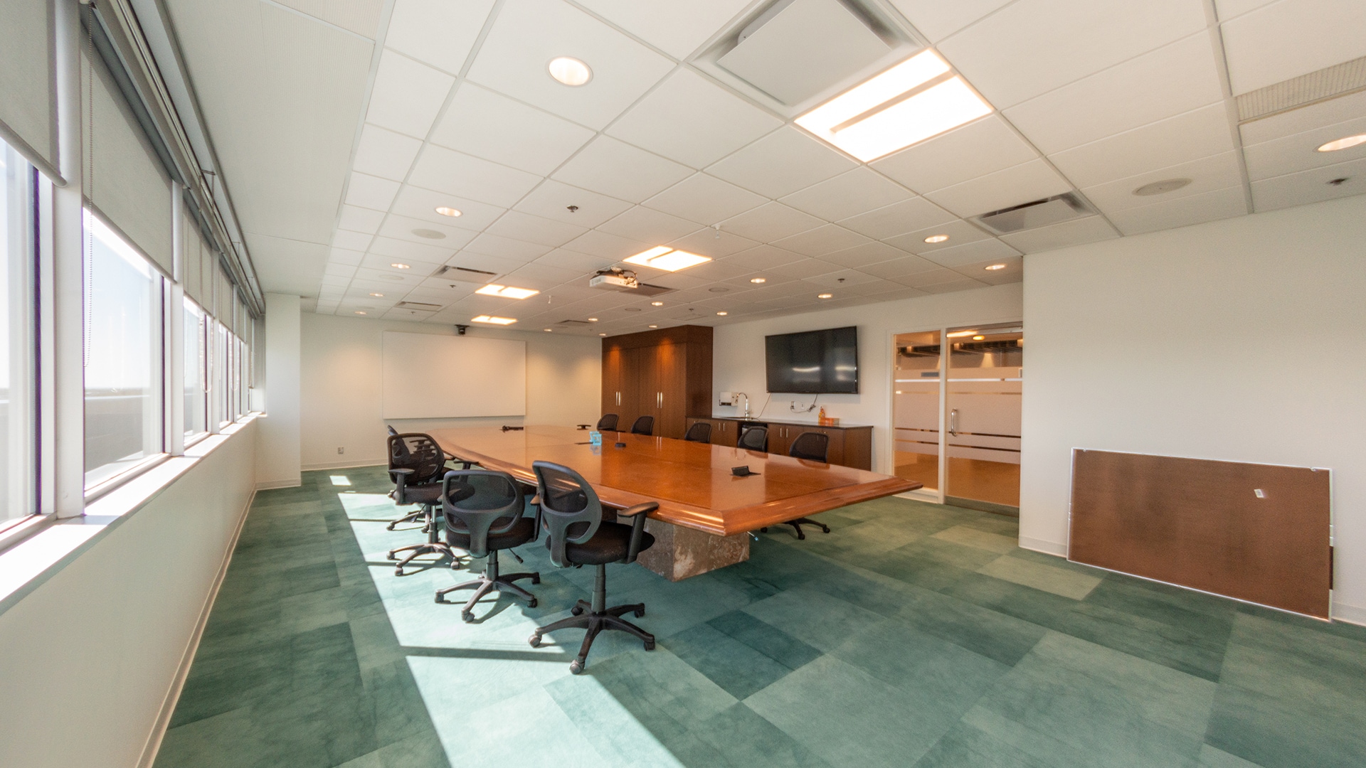 1200 59th Ave SE, Calgary, AB à louer Photo intérieure- Image 1 de 10