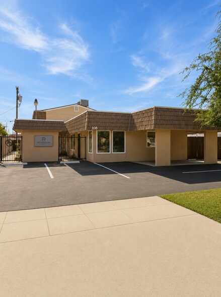 108 N Q St, Madera, CA à vendre - Photo du bâtiment - Image 2 de 15