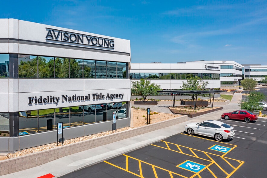 2850 E Camelback Rd, Phoenix, AZ for lease - Building Photo - Image 3 of 12