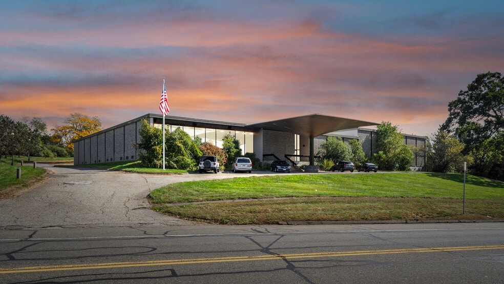 120 Whiting Farms Rd, Holyoke, MA for sale - Building Photo - Image 1 of 10