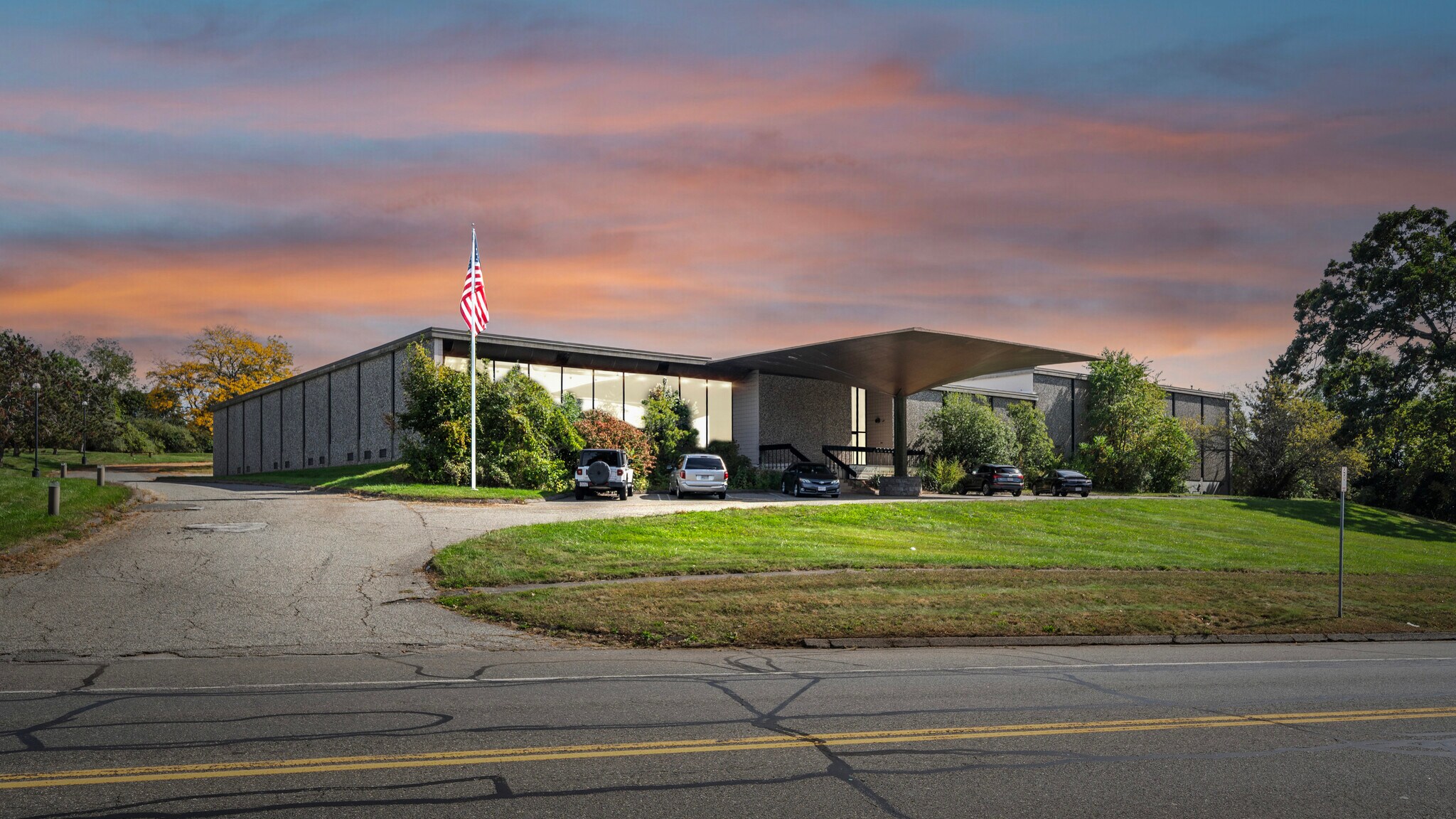 120 Whiting Farms Rd, Holyoke, MA à vendre Photo du bâtiment- Image 1 de 11