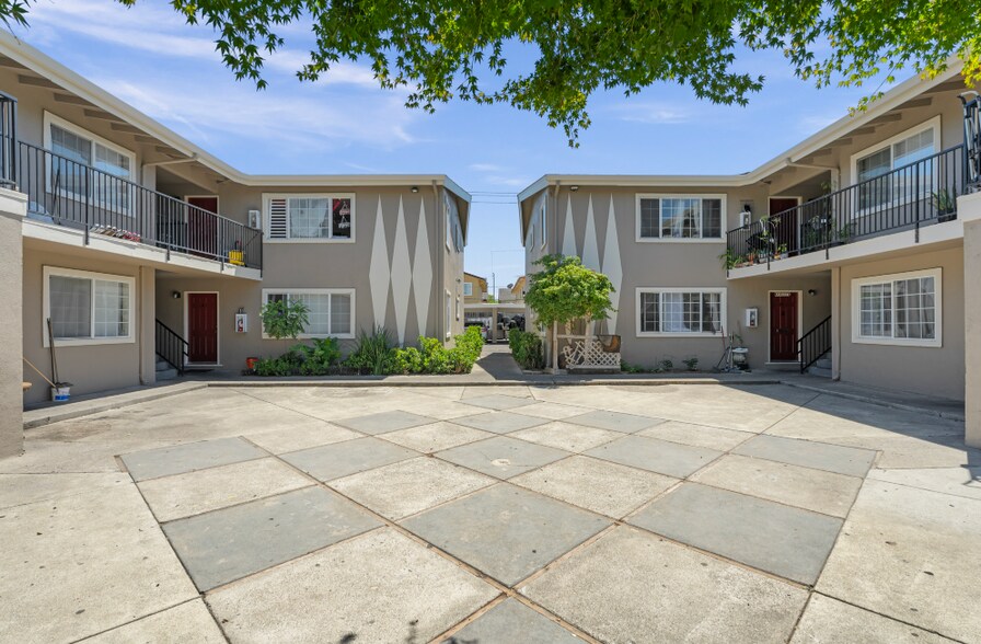 3136 Cadillac Dr, San Jose, CA à vendre - Photo du bâtiment - Image 3 de 16