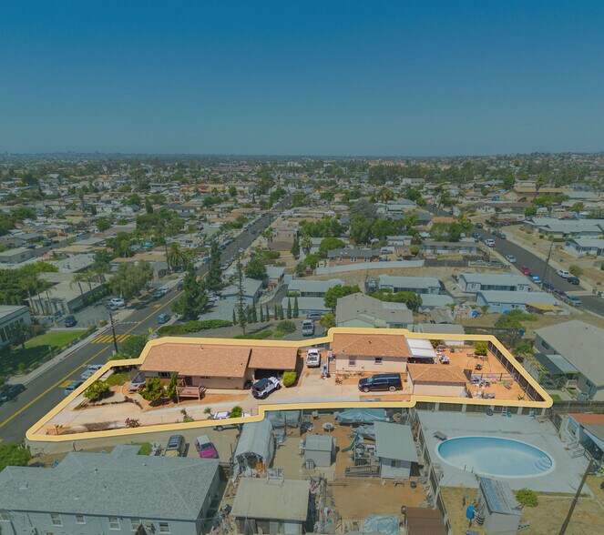 2245 S Lanoitan Ave, National City, CA à vendre - Photo du bâtiment - Image 2 de 21