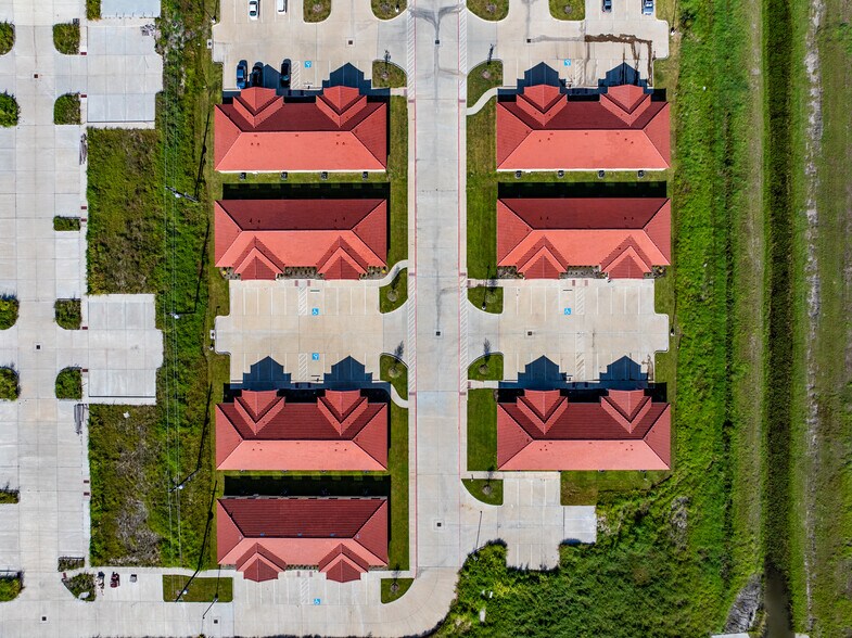 2743 Smith Ranch Rd, Pearland, TX à louer - Photo du bâtiment - Image 2 de 11