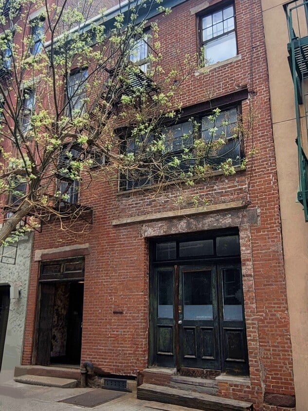 225 E 21ST St, New York, NY for lease Interior Photo- Image 1 of 5