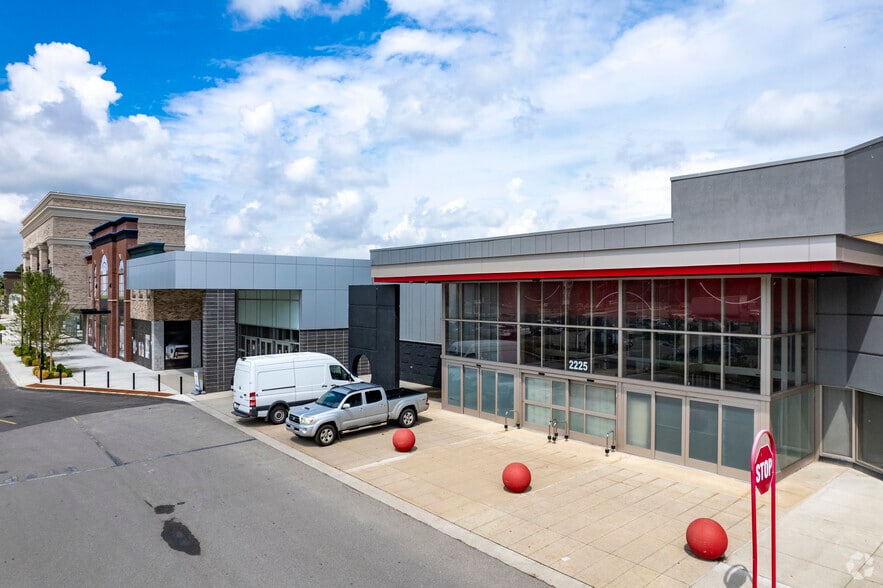 2225 Erin Mills Pky, Mississauga, ON for lease - Building Photo - Image 2 of 3