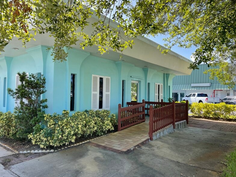 1406 16th St, Vero Beach, FL for sale - Building Photo - Image 2 of 14