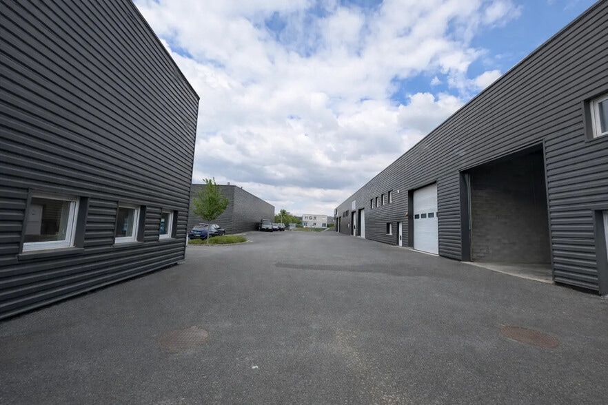 Rue Capitaine Georges Madon, Reims for sale - Building Photo - Image 2 of 8